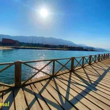 شاليه 3 غرف قريه بلومار الدوم عائلات للإقامة يطلب موافقه امنيه قبل 48 ساعه من الاقامه - توجد مصاريف لبوابة القرية - استهلاك الكهرباء على العميل