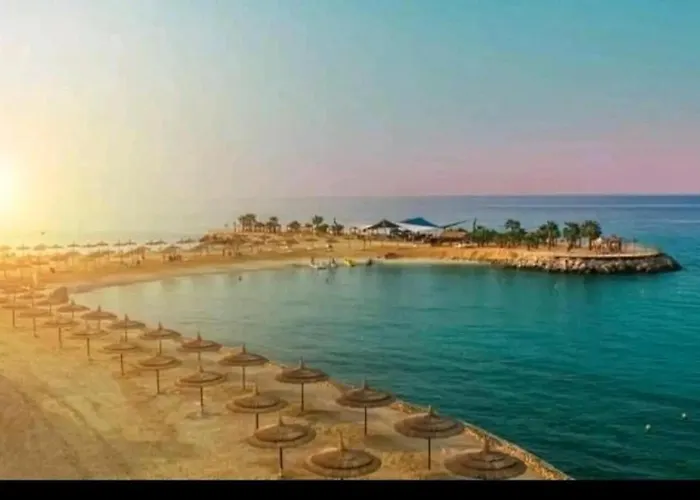 Apartment 3 غرف قريه بلومار الدوم عائلات للإقامة يطلب موافقه امنيه قبل 48 ساعه من الاقامه - توجد مصاريف لبوابة القرية - استهلاك الكهرباء على العميل *