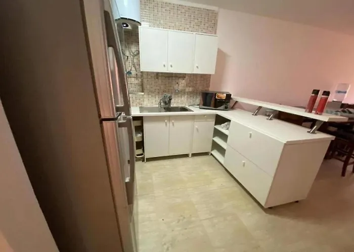Apartment 3 غرف قريه بلومار الدوم عائلات للإقامة يطلب موافقه امنيه قبل 48 ساعه من الاقامه - توجد مصاريف لبوابة القرية - استهلاك الكهرباء على العميل *